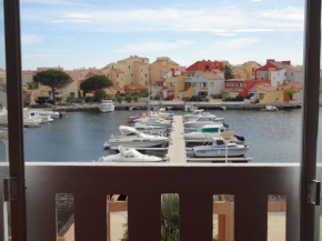 Bel appartement 4 personnes avec piscine, parking privé et vue marina - FR-1-81-238